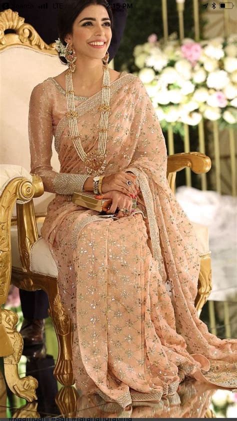 Pin By Marrium Khan On Pakistani And Indian Saree Saree Look Elegant