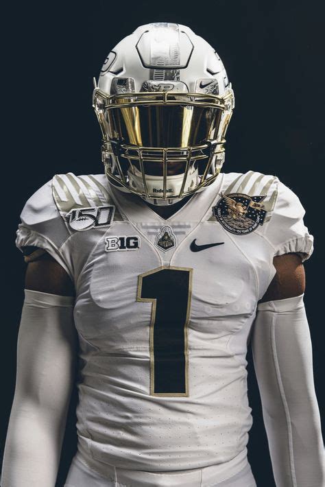 7 College Football Uniforms Ideas In 2021 Football Uniforms Nfl