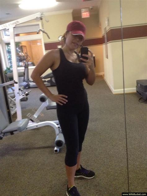 In The Gym Showing Off With A Great Body For Year Old Milf Wife Selfies Pinterest