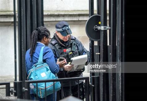 Met Police Search Photos And Premium High Res Pictures Getty Images