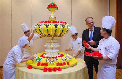 The date of this holiday is ceremonial and may change depending on the birthday of the current king. Kee Hua Chee Live!: SHANGRI-LA KUALA LUMPUR, THE BEST ...