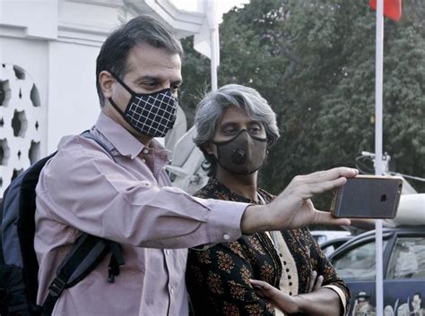 Pollution Masks To The Rescue Delhi Photos Hindustan Times
