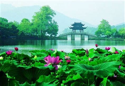 In Hangzhou The Term West Lake Represents An Elegant Beauty A Lieu