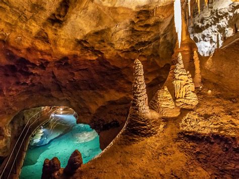 13 gorgeous natural wonders worth a day trip from Sydney | Jenolan ...
