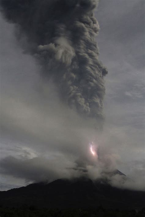 Indonesia Mount Sinabung Records Biggest Ever Volcanic