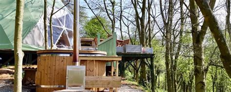 Winter Glamping Uk Campsites To Get You Feeling Festive This December Articles Holidayfox