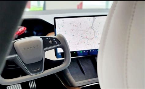 Tesla Finalmente Implementa El Giro Motorizado De La Pantalla Del Model S