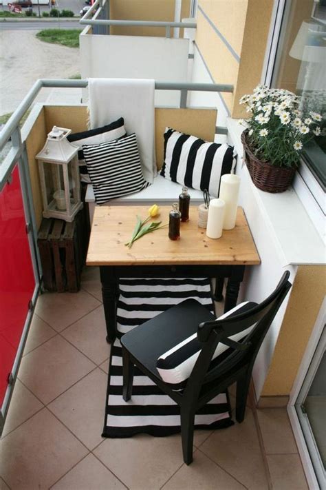 Amazing 30 Tiny Furniture Ideas For Your Small Patio