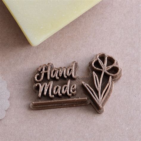 Which type of tampons are best? Tampon à biscuit Fleur - Hand Made - La Boîte à Cookies