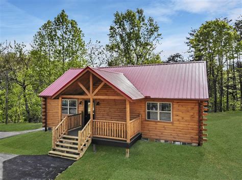 Guests enjoy easy paved access without any steep mountain roads. New Cabin One Story 2 Bedroom 2 Bath Close to Pigeon Forge