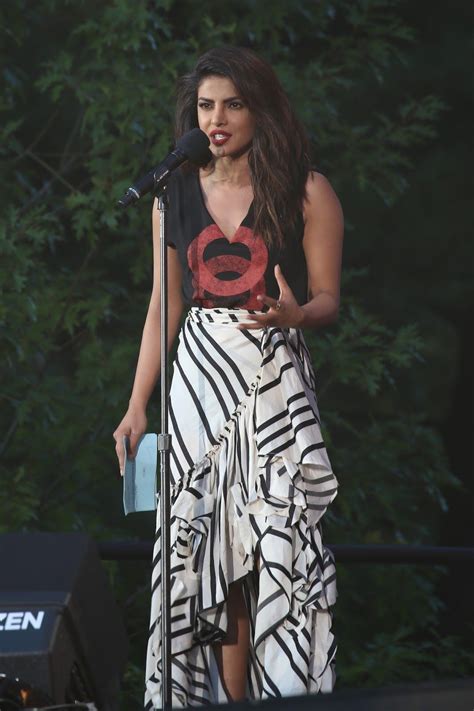 Priyanka Chopra Looks Gorgeous As She Speaks Onstage At Global Citizen Festival 2016 At Central