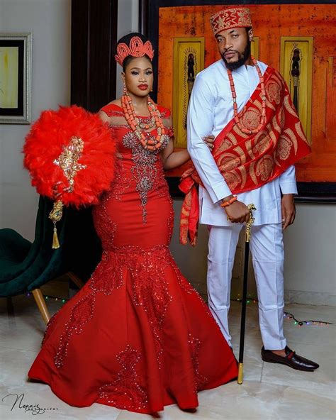 Unique Nigeria Brides Grooms Wedding Outfits Style African Wedding Dress Bride Attire