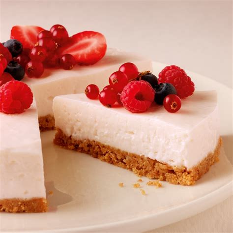 Beat cream cheese, 1 cup sugar, and vanilla with mixer until well blended. Philadelphia - Recipe - Everso Easy Cheesecake