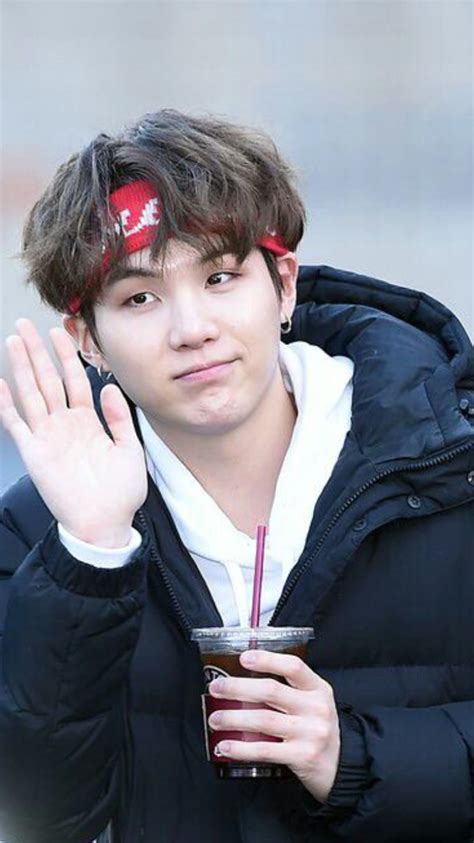 Kpop backgrounds bts pictures photos bts face boys wallpaper bts lockscreen cute wallpapers aesthetic wallpapers ideias fashion. BTS Wallpapers — Cute Yoongi Wallpapers 🌤 Please like ...