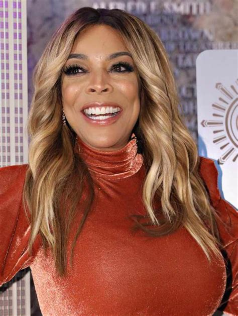 Soft Shoulder Length Wavy Without Bangs Blonde Wendy Williams Wigs