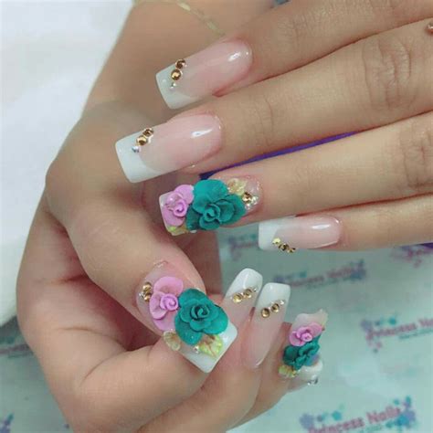 Te mostramos algunas imágenes de diseños de uñas acrílicas para que puedas elegir el. Uñas acrílicas French flores 3D | Glitter nail art ...
