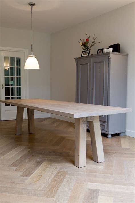 Elke tafel is anders en heeft een eigen identiteit. Eetkamertafel Jackie! www.meubelmakerijkoolhoven.nl ...