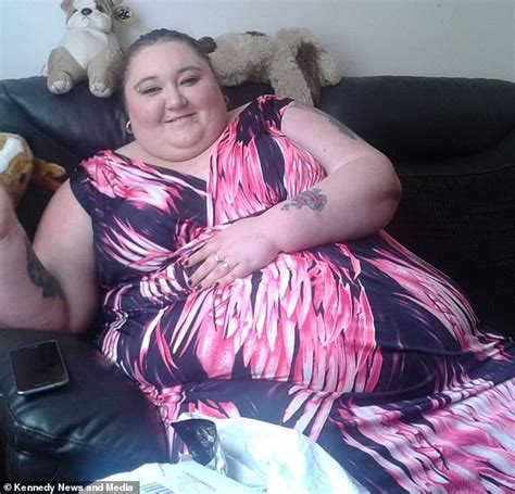 Obese Woman Who Lost 17stone Wants To Fund A £6000 For A Tummy Tuck To Get Rid Of Her Loose