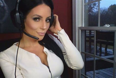 hot gamer goes viral after flashing her boobs during live broadcast daily star