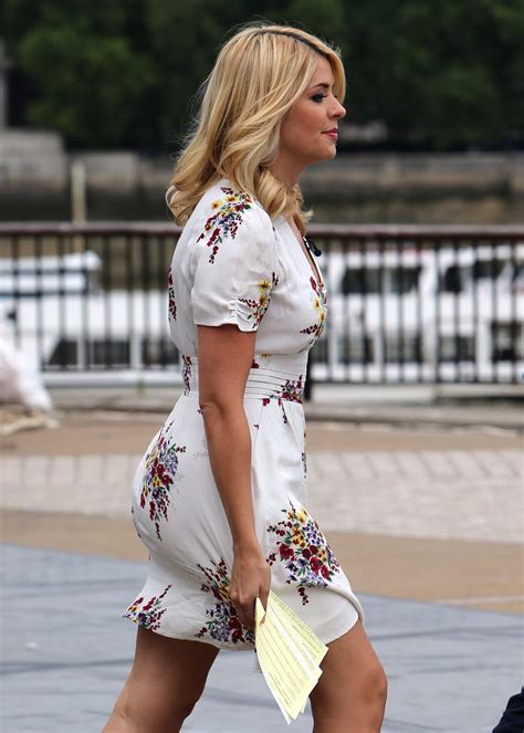 Holly Willoughbys Bum On Twitter I ️ These For The Size Of The 🍑 And