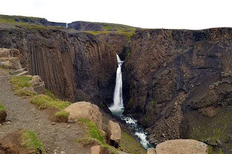 Top 10 Most Beautiful And Accessible Waterfalls Of Iceland