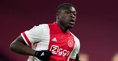Brian brobbey scored 49 goals and had 10 assists for ajax u19 and netherlands u17 this season, in all competitions including. Brian Brobbey vertrekt bij Ajax