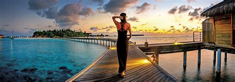 Zažijte romantickou dovolenou na ostrůvcích se spoustou sluníčka, průzračným oceánem a zářivě bílými plážemi obklopenými palmami. Dovolená Maledivy (Maledivy) • CK Blue Style