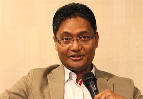 Kenyataan media yang dikeluarkan oleh setiausaha politik redzuan, menafikan ada sidang media seperti itu. Pengumuman pelantikan itu diumumkan oleh Pejabat Perdana ...