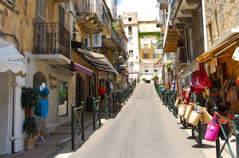 10 Idées Pour Une Virée Shopping En Corse Car En Vacances Il Faut Savoir Se Faire Plaisir