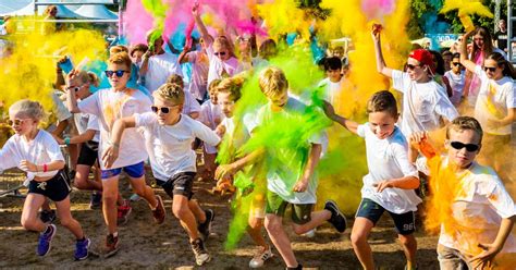 Honderden Kinderen Maken Van Color Run In Woerden Een Spektakel