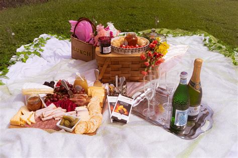 Picnic Date Ideas How To Plan The Perfect Romantic Outdoor Date