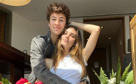 Juanpa Zurita Y Macarena Achaga Así Es Su Romántica Historia De Amor Fama