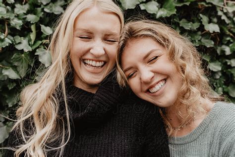 Portraits Of Two Sisters In Their Twenties Porchelsea Victoria