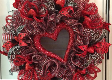 15 Valentines Wreath Ideas Beautiful Diy Valentine Wreaths