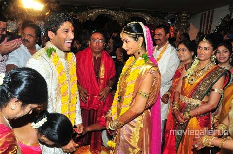 Allu arjun wedding reception small photos with links links to allu arjun wedding reception big photos. Allu Arjun Sneha reddy Wedding photos,Stills,Images ~ Cinindya