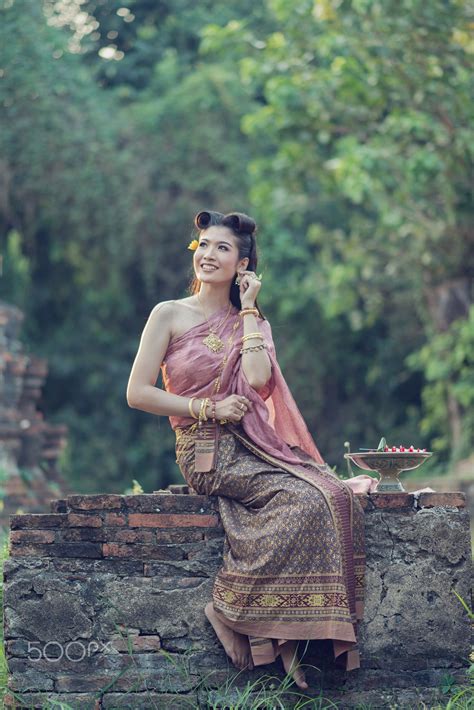 Beautiful Thai Girl In Traditional Dress Costume Traditional Dresses Dresses Thai