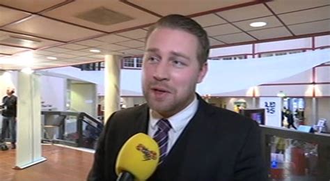 Yasaka player mattias karlsson that belongs to swedish national team is one of the best players in europe using short pimple. Mattias Karlsson (SD) om demonstrationen mot partiets landsdagar - YouTube