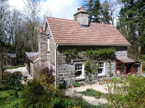Stone Cottage In Wales Furniture University Roger Chris Custom