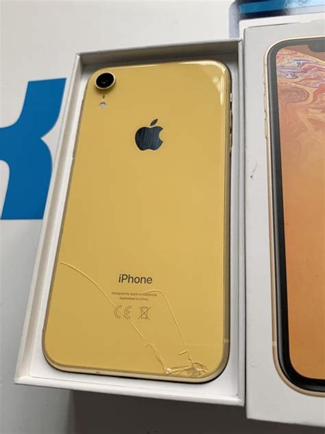 Iphone Xr 64gb Locked To Vodafone Cracked Back Boxed