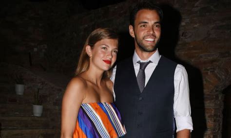 Η 19χρονη κλέλια ανδριολάτου που έχει ανάψει φωτιές αποκαλύπτεται στην tatiana live. Αινιγματική δήλωση από τον Ρένο Ρώτα για την Κλέλια ...