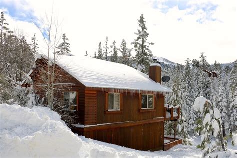 Book Airbnbs Coziest Mountain Cabins For A Dreamy Winter Getaway