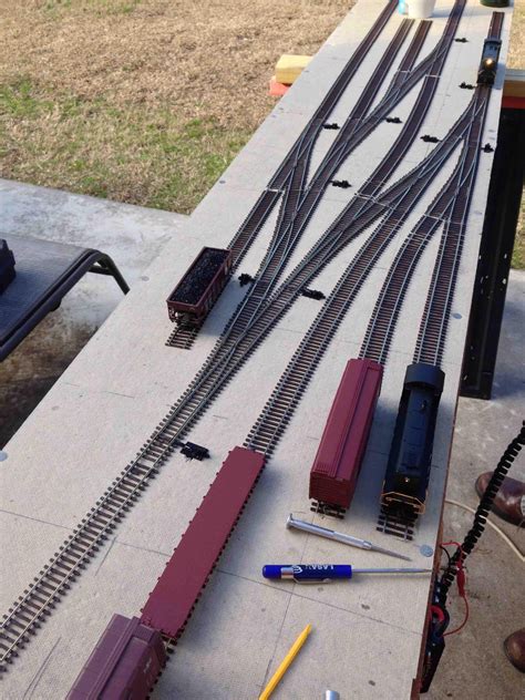my dad's work in progress switching layout (modeling the PRR) : modeltrains