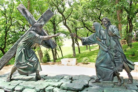 Fourth Station Of The Cross Thomas Jay Warren Sculptor