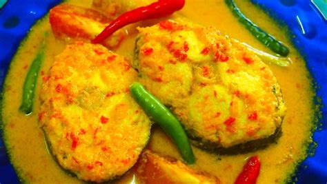 Sajian ikan tongkol masak bumbu merah adalah salah satu sajian yang sedap. MamaMia Kitchen: IKAN TENGGIRI MASAK LEMAK CILI API