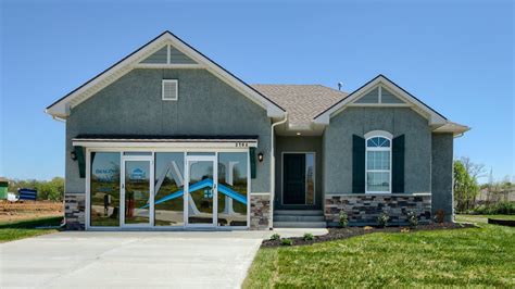 Kansas City Home Tour: 3704 NW Old Stagecoach Road (Ashlar Homes) - YouTube