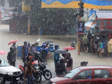 Kerala Braces For Heavy Rains Tn Karnataka Pondy Also On Alert