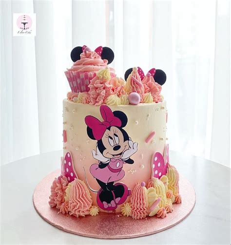 Minnie Mouse Themed Cake😍💕 In 2023 Minnie Mouse Birthday Cakes Minnie Cake Minnie Mouse Cake
