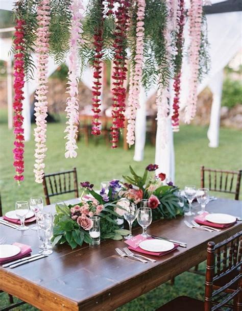 10 Gorgeous Hanging Wedding Floral Arrangements Wedding Floral