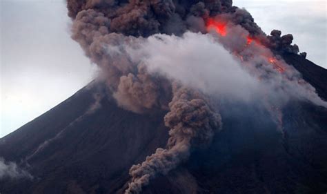 Mayon Volcano Update Philippines Volcano Erupts Forcing 61000 To Flee