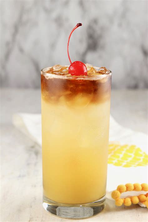What To Mix With Pineapple Rum Refreshing Cocktail Ideas Fruit Faves